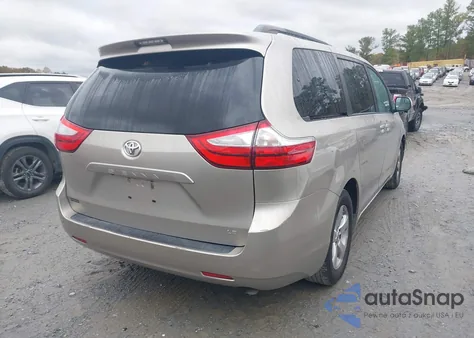 2015 Toyota Sienna Le 8 Passenger z USA, uszkodzony, nr VIN 5TDKK3DC2FS571391
